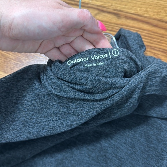 Outdoor Voices Men's Dark Grey Heather CloudKnit Pullover Hoodie Size Small - Picture 7 of 9